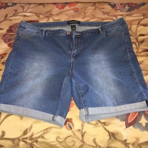 Cuffed stretch denim shorts
